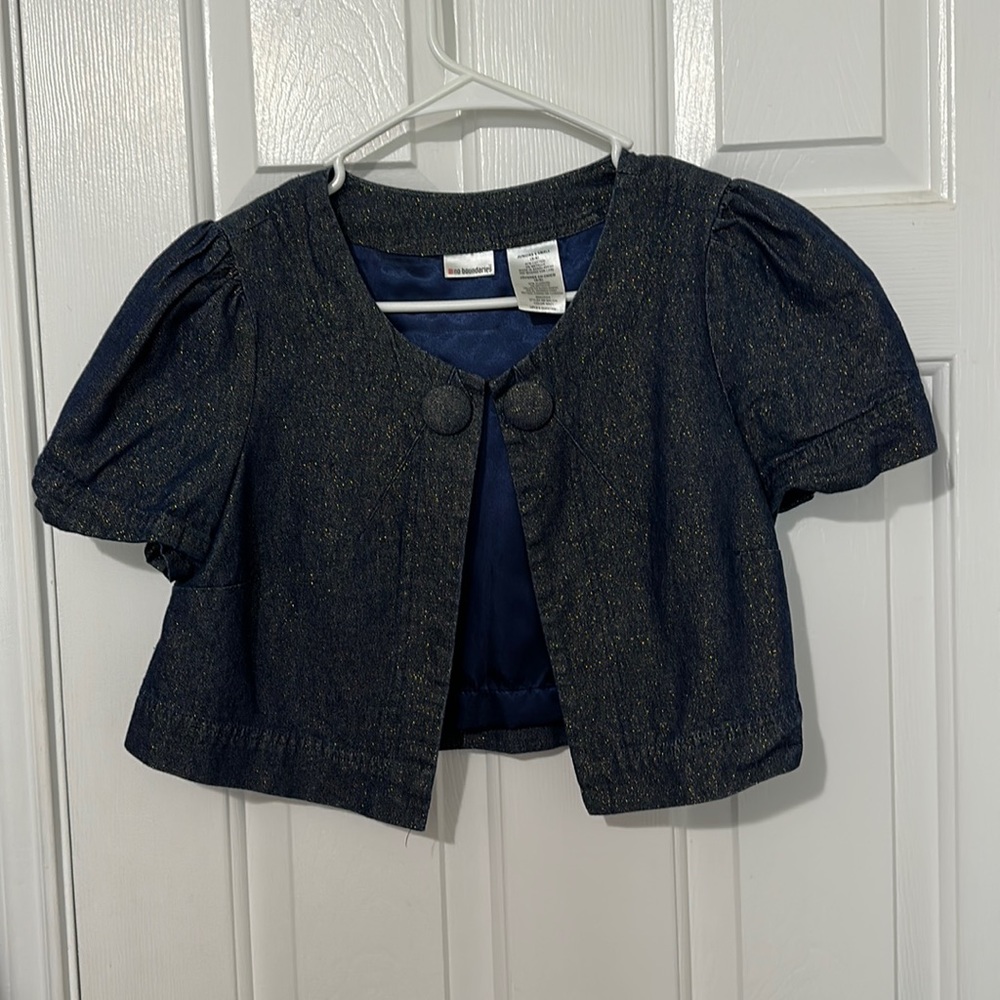 Small juniors lined light gold denim 1/2 jacket. Very cute in person